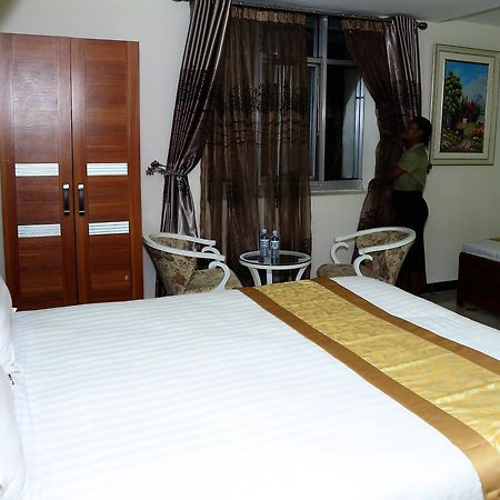 La Grande Hotel Kampala Exterior photo