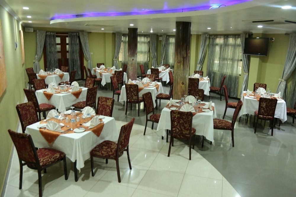 La Grande Hotel Kampala Exterior photo