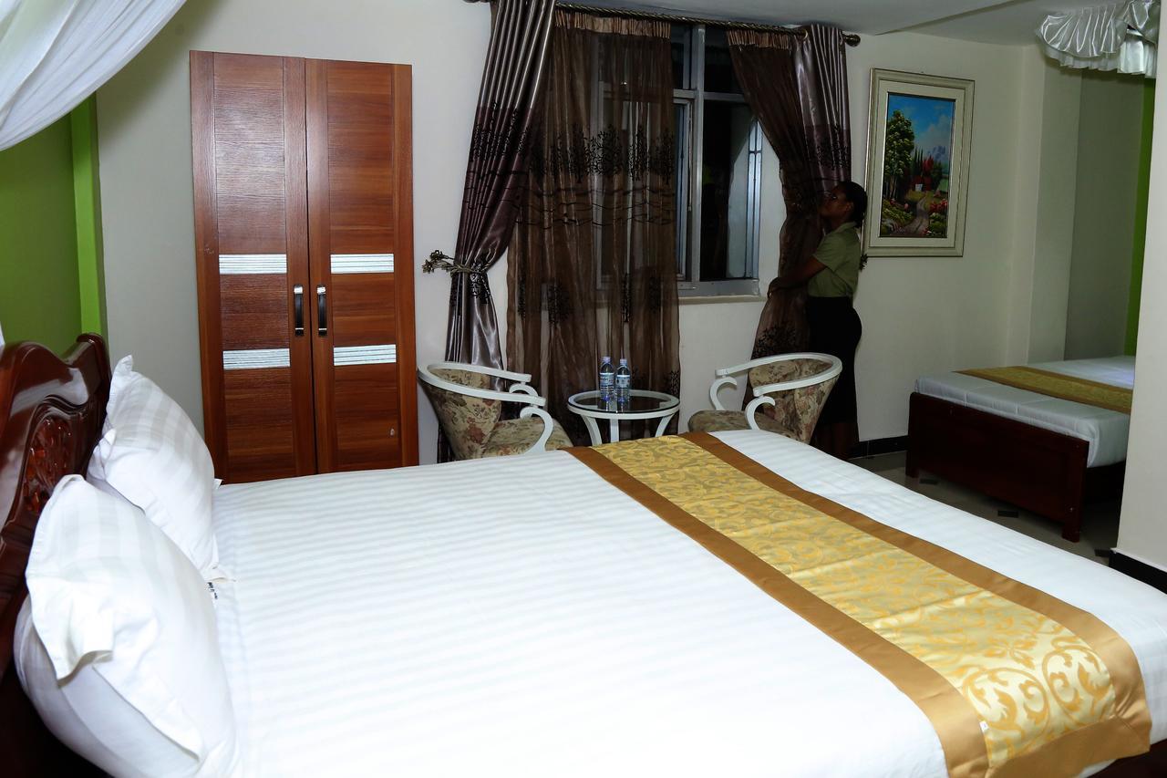La Grande Hotel Kampala Exterior photo