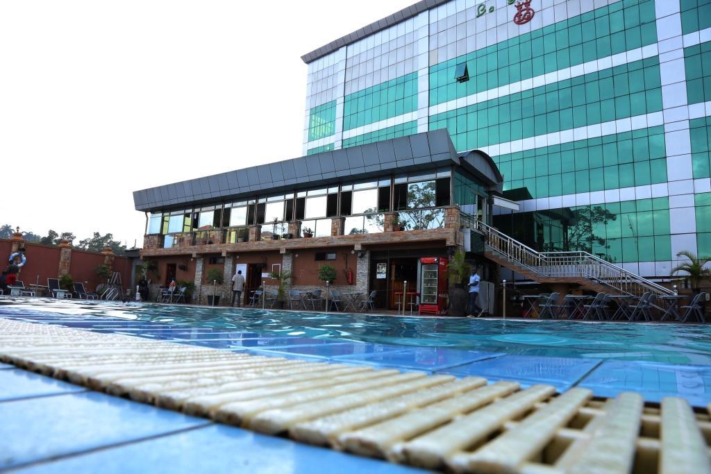 La Grande Hotel Kampala Exterior photo