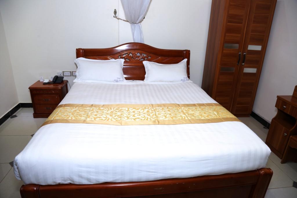 La Grande Hotel Kampala Exterior photo