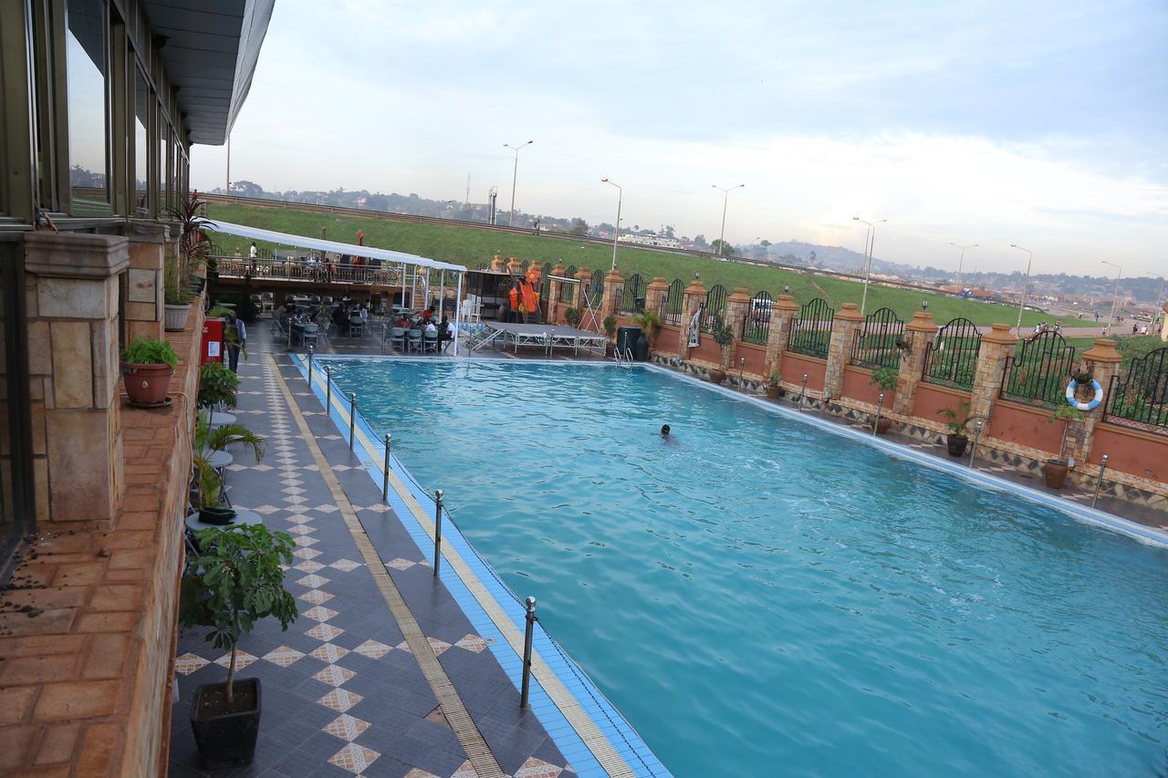 La Grande Hotel Kampala Exterior photo